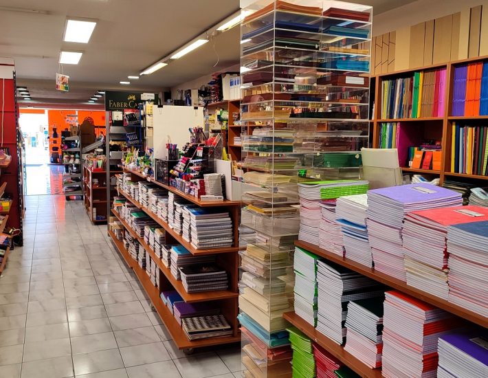 Βιβλιοπωλεία Τετράγωνο: Όταν τα σχολικά δεν είναι εποχιακή υπόθεση