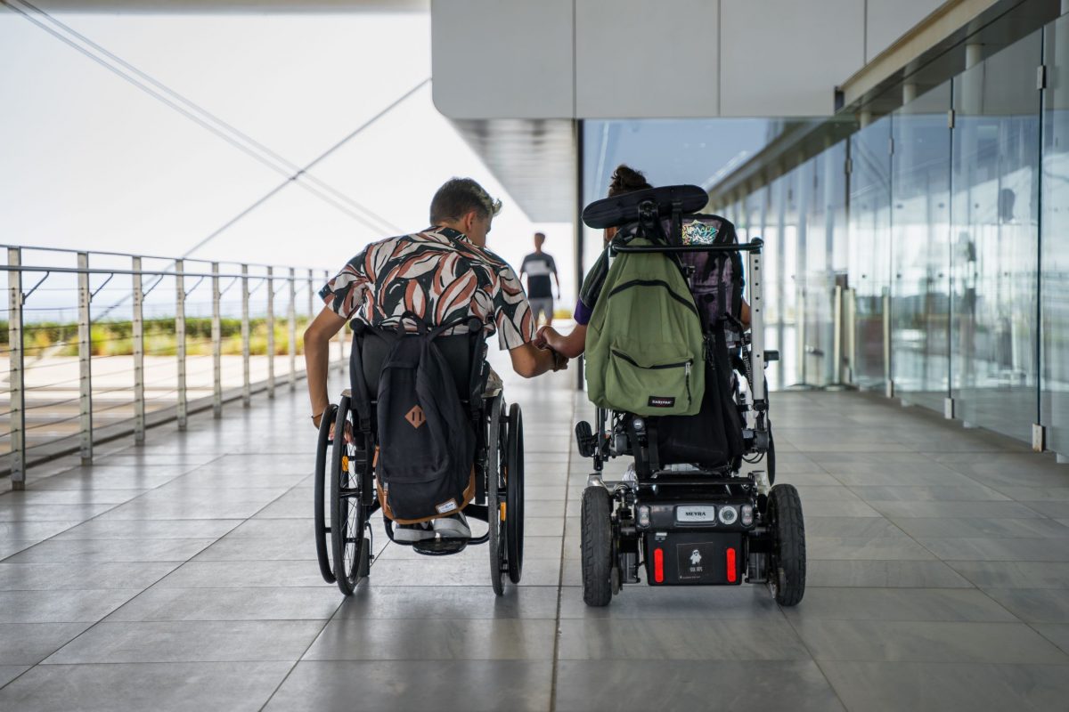 Cool Crips: Ανοίγοντας τη συζήτηση για την αναπηρία με τον πιο cool τρόπο