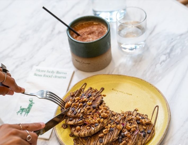 Holy Llama: Ο νέος προορισμός για vegan brunch στο Σύνταγμα