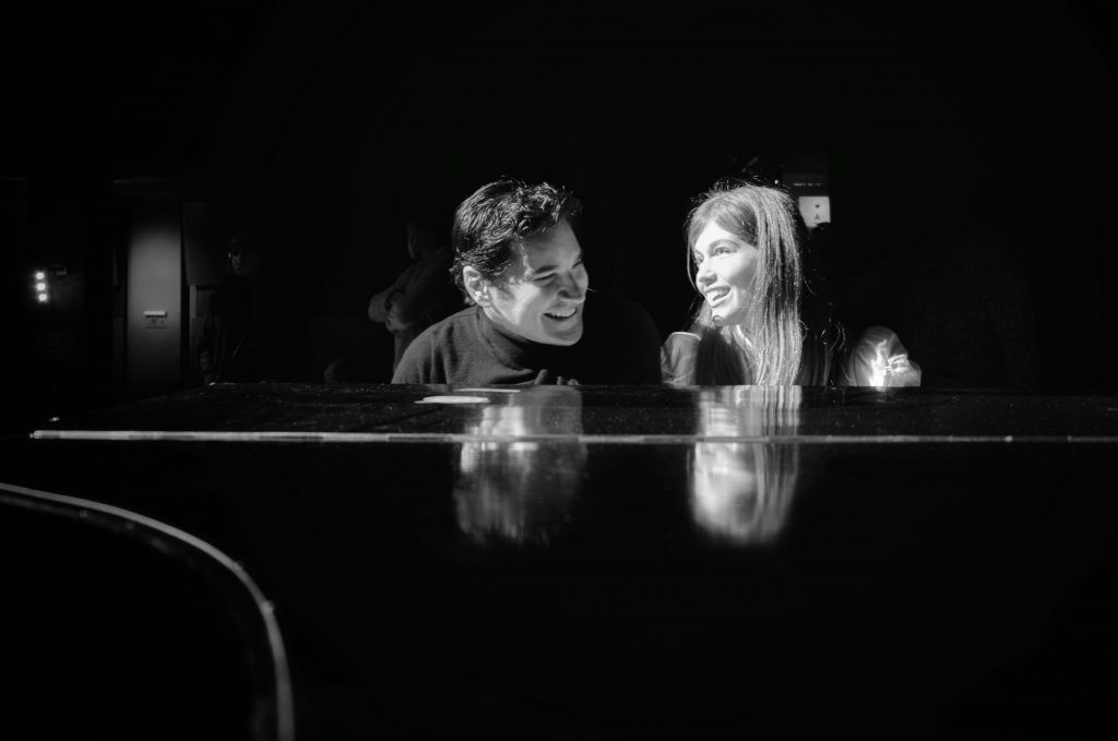 Maestro: Οι πρώτες εικόνες από τα γυρίσματα της νέας σειράς του Χριστόφορου Παπακαλιάτη