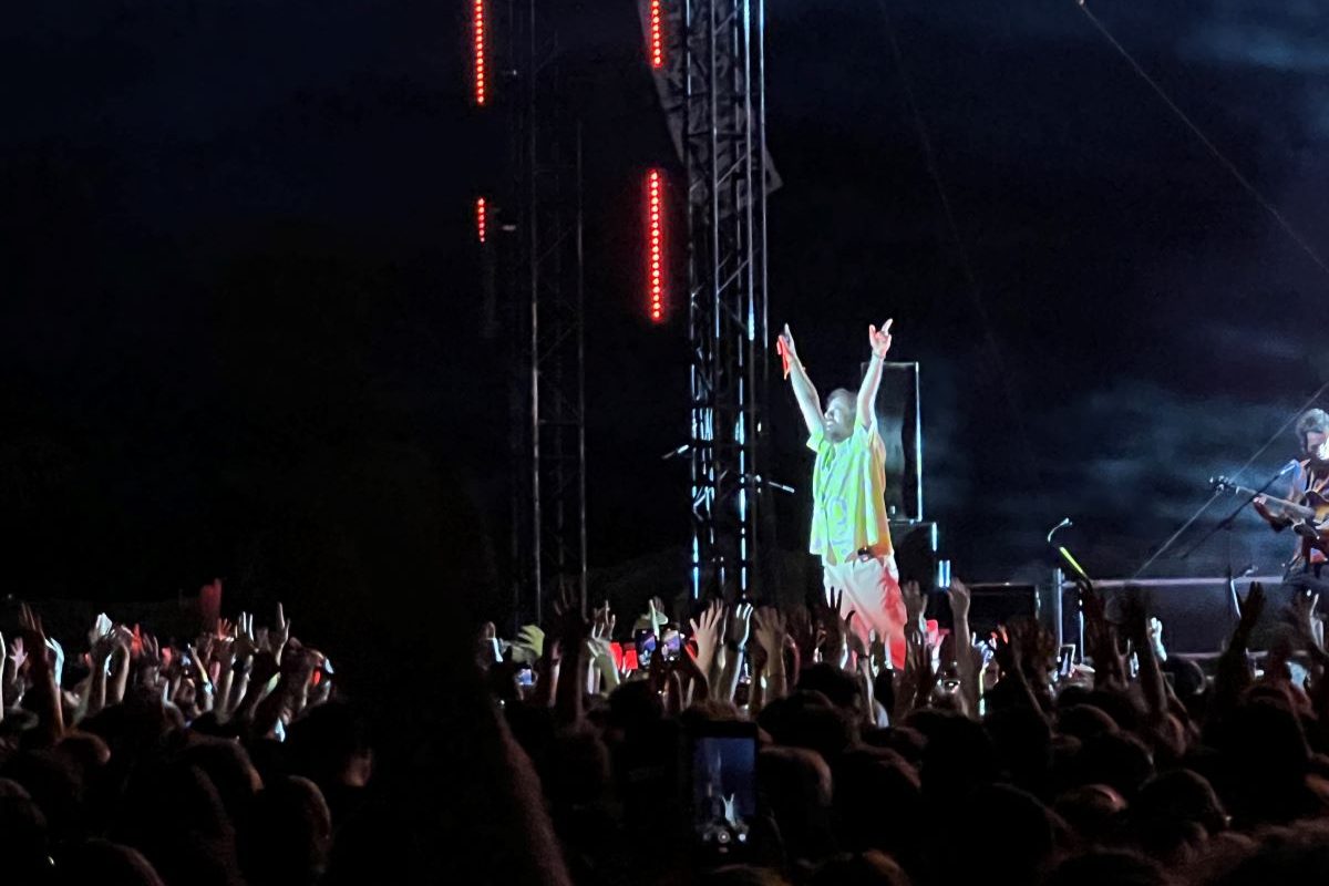 Κωστής Μαραβέγιας: Όσα έγιναν στο μεγάλο beach party στη Βούλα