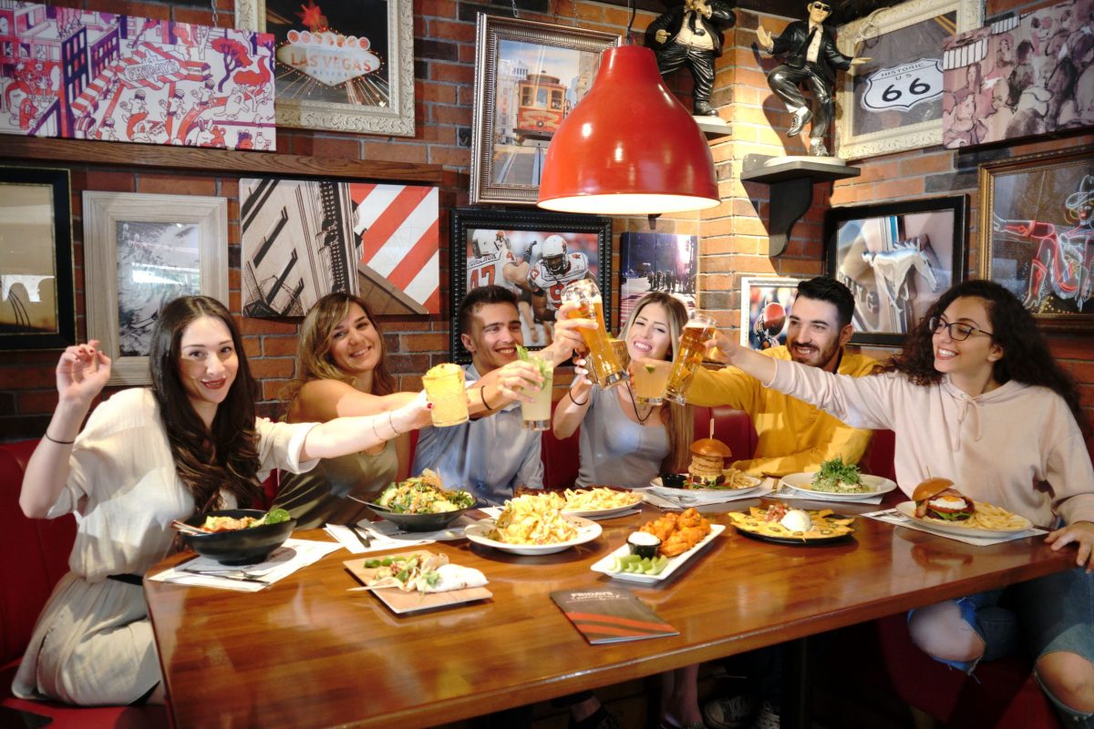 Τα TGI Fridays™ κλείνουν τα 25 τους χρόνια και μας προσκαλούν σε μία σειρά από happenings