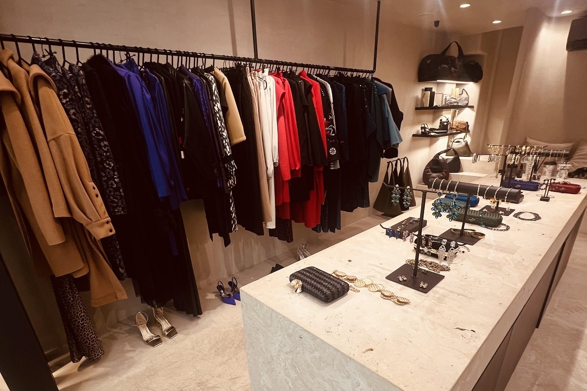 Στο JetBlack της Γλυφάδας η ελληνική μόδα παρουσιάζεται στα καλύτερά της