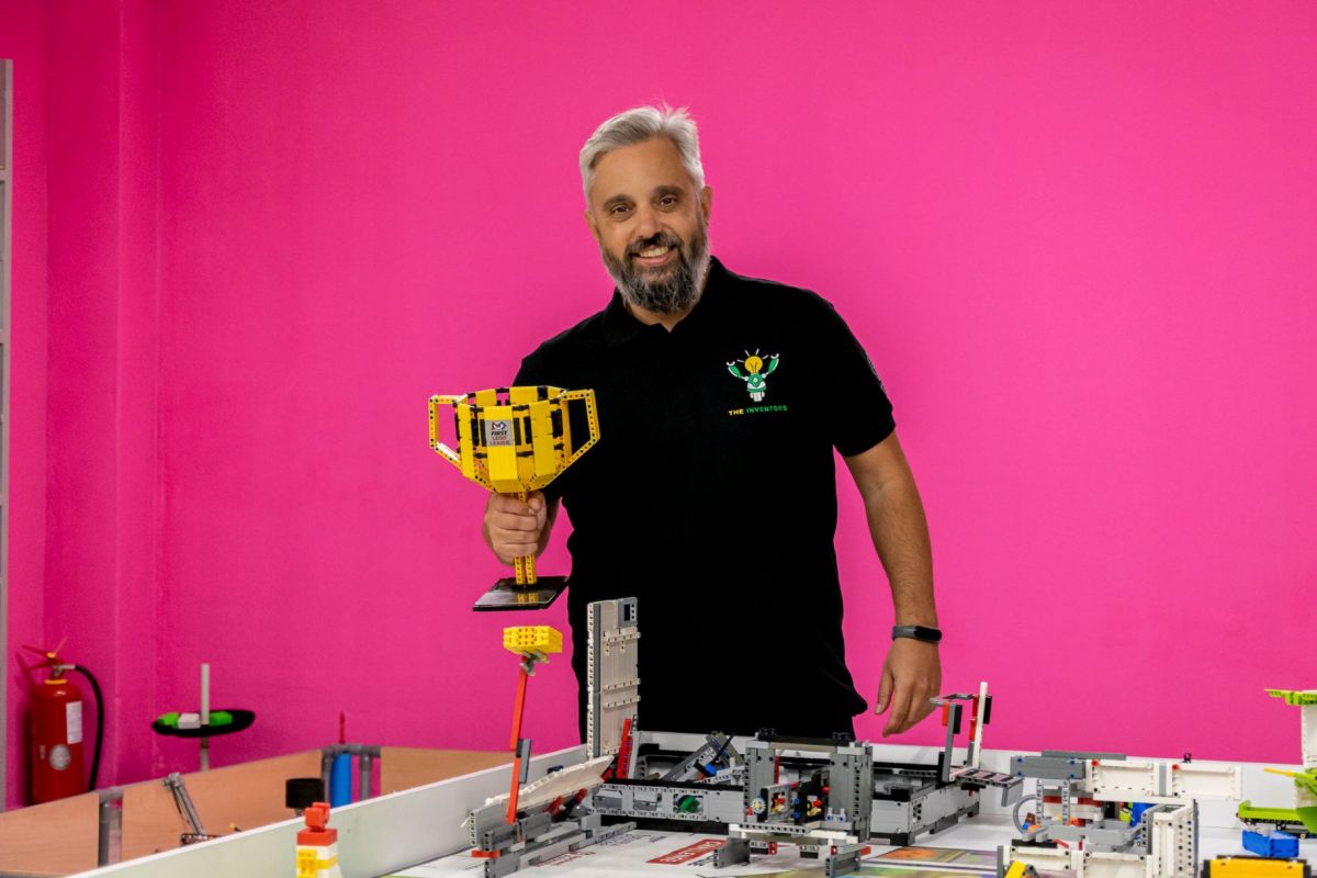 Τα πρόσωπα της επόμενης δεκαετίας: Αντώνης Σκέλλας, εκπαιδευτικός και εμπνευστής της Ακαδημίας Ρομποτικής The Inventors