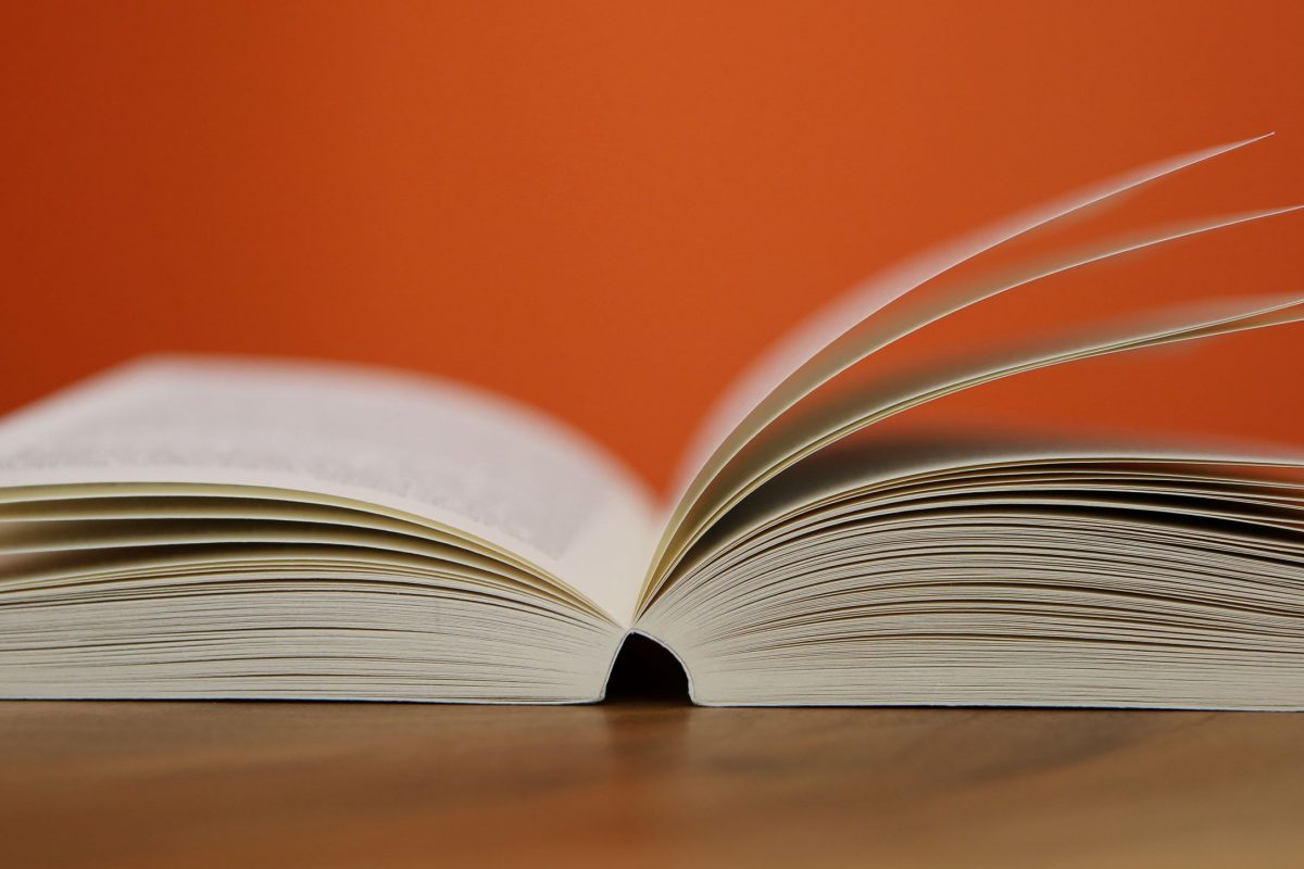26ο Παζάρι Βιβλίου 2023: Χιλιάδες βιβλία σε τιμές έκπληξη στην Πλατεία Κλαυθμώνος