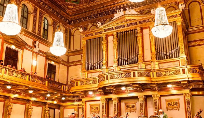 Η Ορχήστρα Μότσαρτ της Βιέννης επιστρέφει στο Christmas Theater