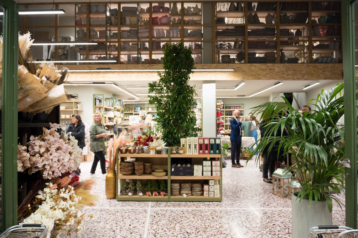 To πρώτο, φυσικό κατάστημα της Dendron λειτουργεί στην Καλαμάτα