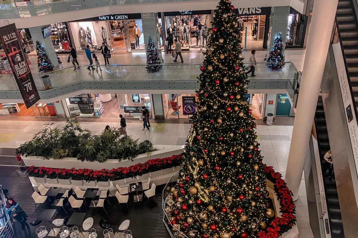 Athens Metro Mall: Στολίστηκε για τα Χριστούγεννα και μας περιμένει