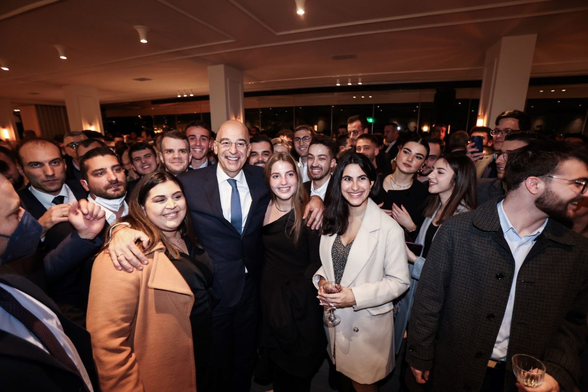 Νίκος Δένδιας: Πάνω από 4.000 άτομα στην εκδήλωσή του στο Golf Γλυφάδας