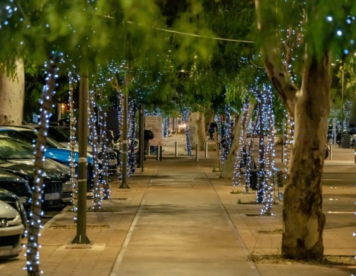 Οι εντυπωσιακές εικόνες της γιορτινής Γλυφάδας