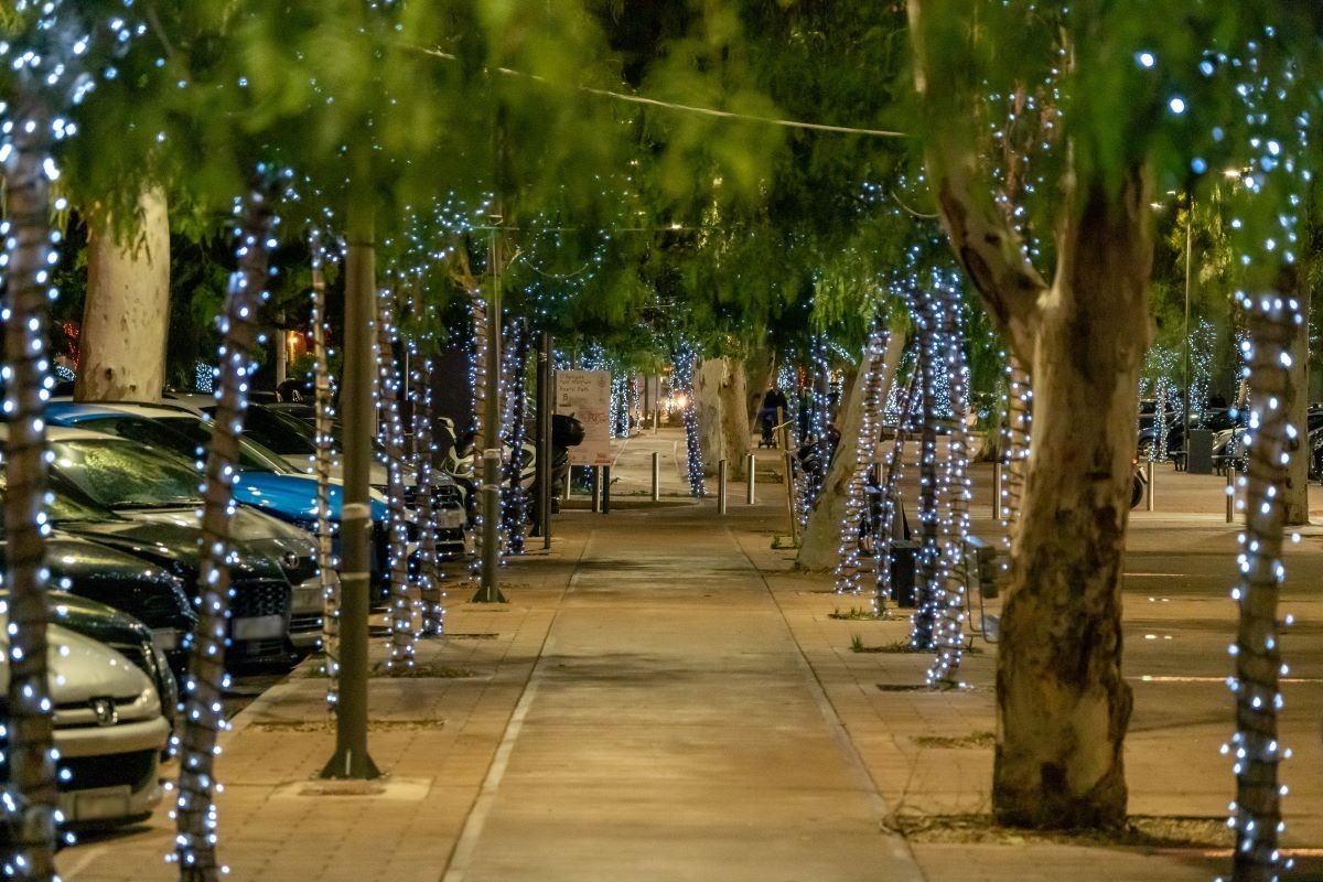 Οι εντυπωσιακές εικόνες της γιορτινής Γλυφάδας