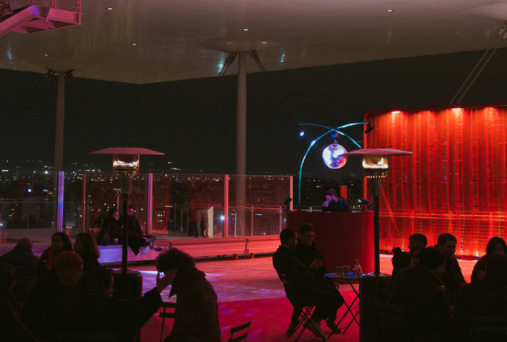 ΚΠΙΣΝ: Ένα χριστουγεννιάτικο pop-up μπαρ έρχεται στον Φάρο