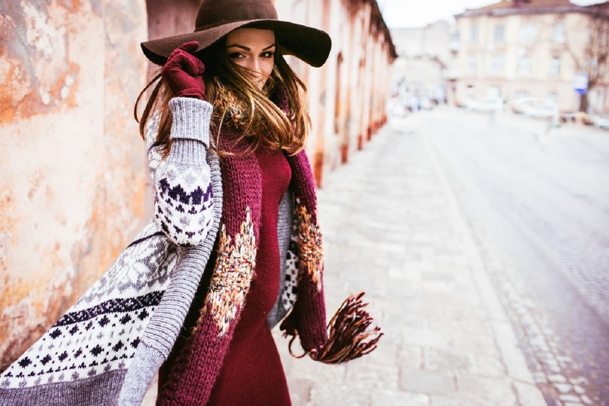 Πλεκτά, φορέματα & κασκόλ για να είστε κομψές & ζεστές τον χειμώνα!