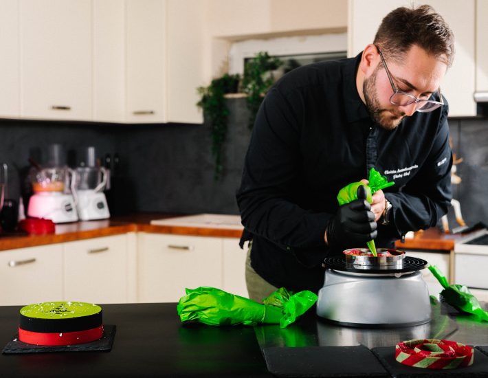 Χρήστος Σαραντινόπουλος: Ο νότιος pastry chef που συμμετείχε στον διαγωνισμό World Chocolate Masters 2022