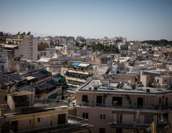 Βραχυχρόνια μίσθωση: Περιθώριο τριών μηνών στους ιδιοκτήτες πριν παγώσουν οι άδειες για το κέντρο της Αθήνας