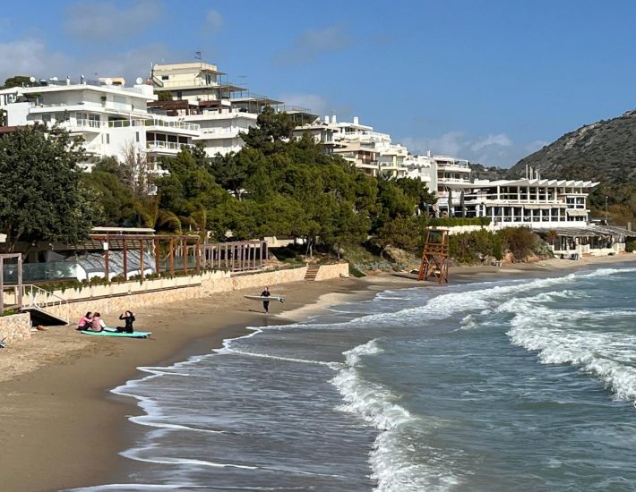 Στα δικαστήρια Δήμος 3Β και ΠΑΚΟΕ για τα νερά της Βουλιαγμένης