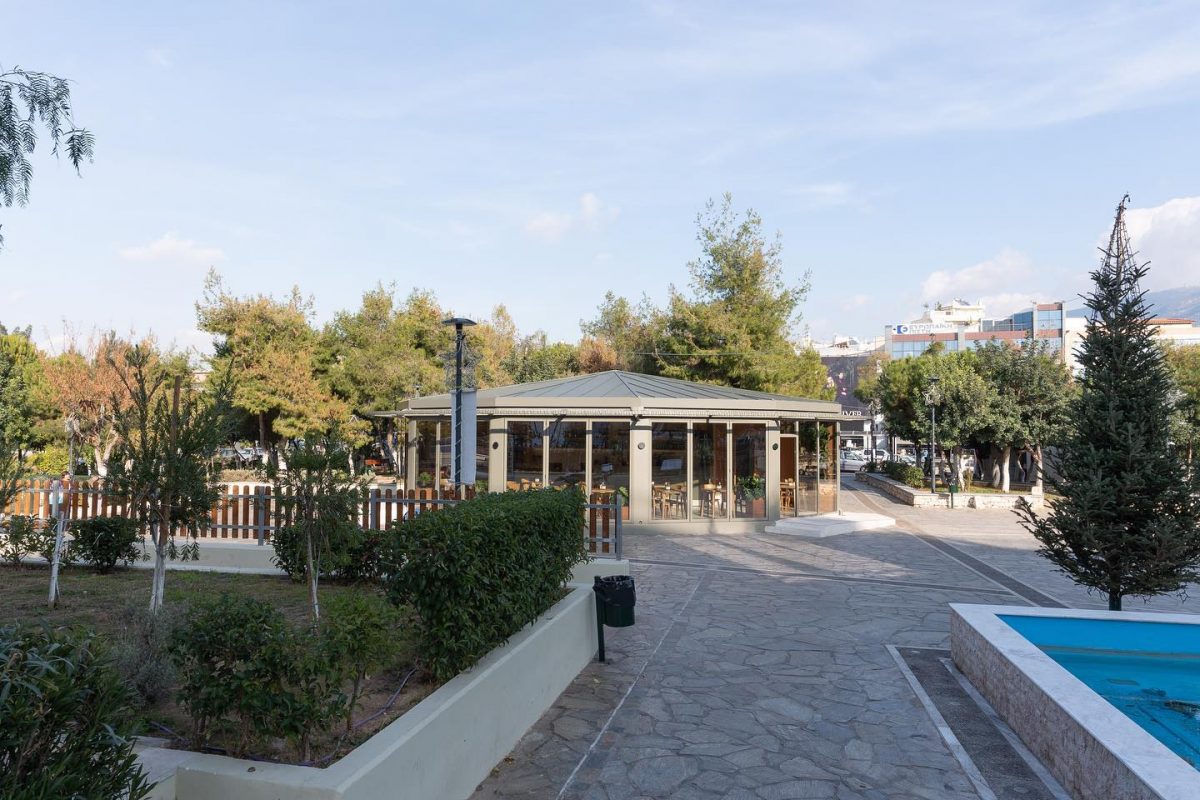Το «Παρεάκι», το νέο καφέ που στεγάζεται στο παλιό αναψυκτήριο του Δήμου Αγίου Δημητρίου