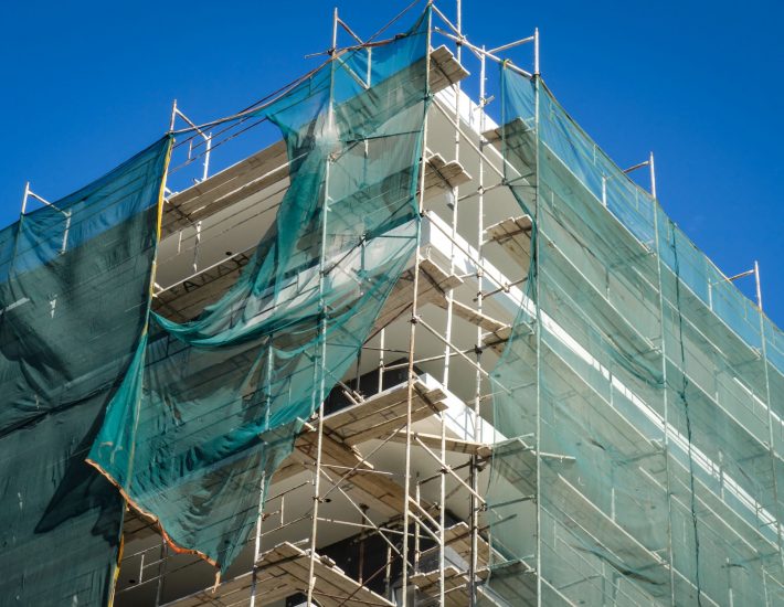 Ακίνητα: Αποζημίωση στους γείτονες για υπέρβαση του ύψους οικοδομής