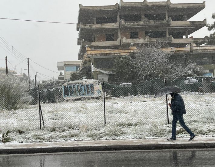 Κακοκαιρία «Μπάρμπαρα»: Τι ισχύει για σχολεία, δημόσιο και ιδιωτικό τομέα, ΜΜΜ, καταστήματα