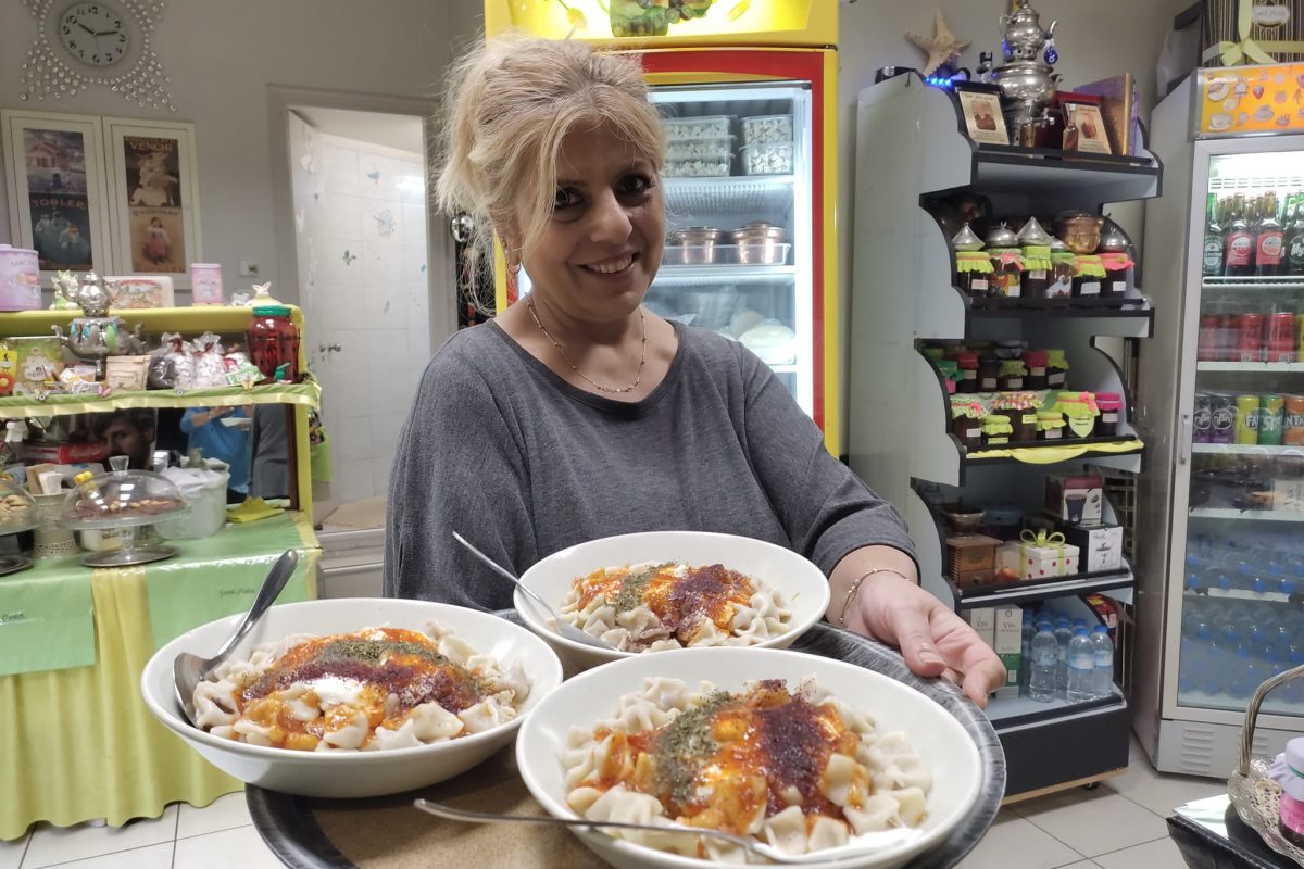 Sweet Melek, το αυθεντικό πολίτικο στέκι του Παλαιού Φαλήρου