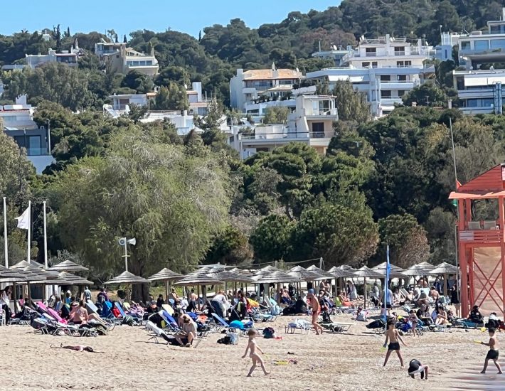 Ακτή Βουλιαγμένης: Η απάντηση για τις κλοπές στην παραλία