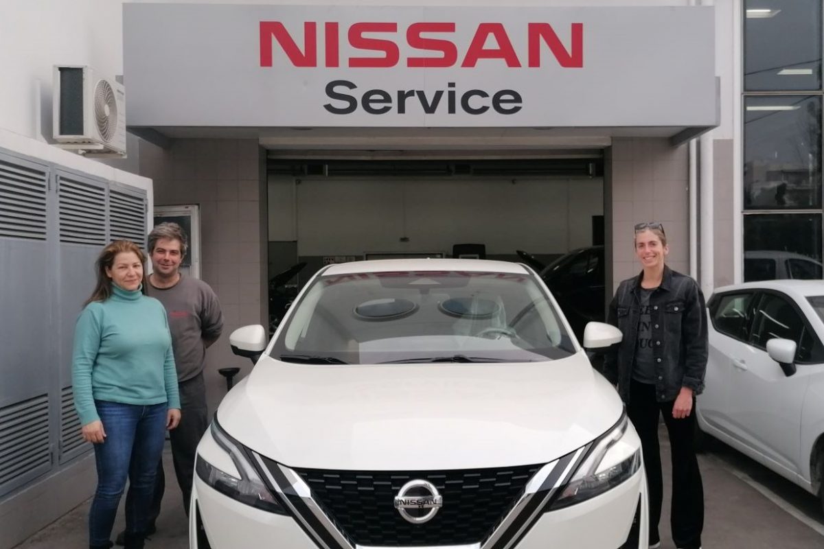 Επίσκεψη της πρωταθλήτριας κολύμβησης, Άννας Ντουντουνάκη στην αντιπροσωπεία της Nissan στη Γλυφάδα