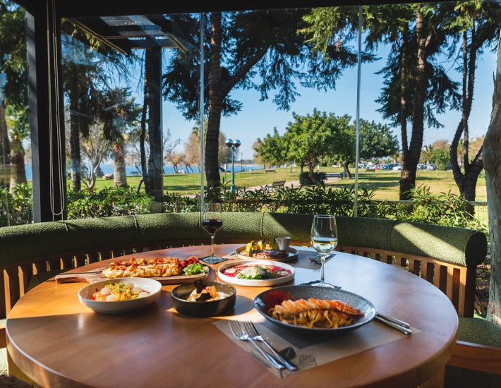 Ο Notos… αλλιώς: Μία βραδιά στο ανανεωμένο εστιατόριο της Βούλας