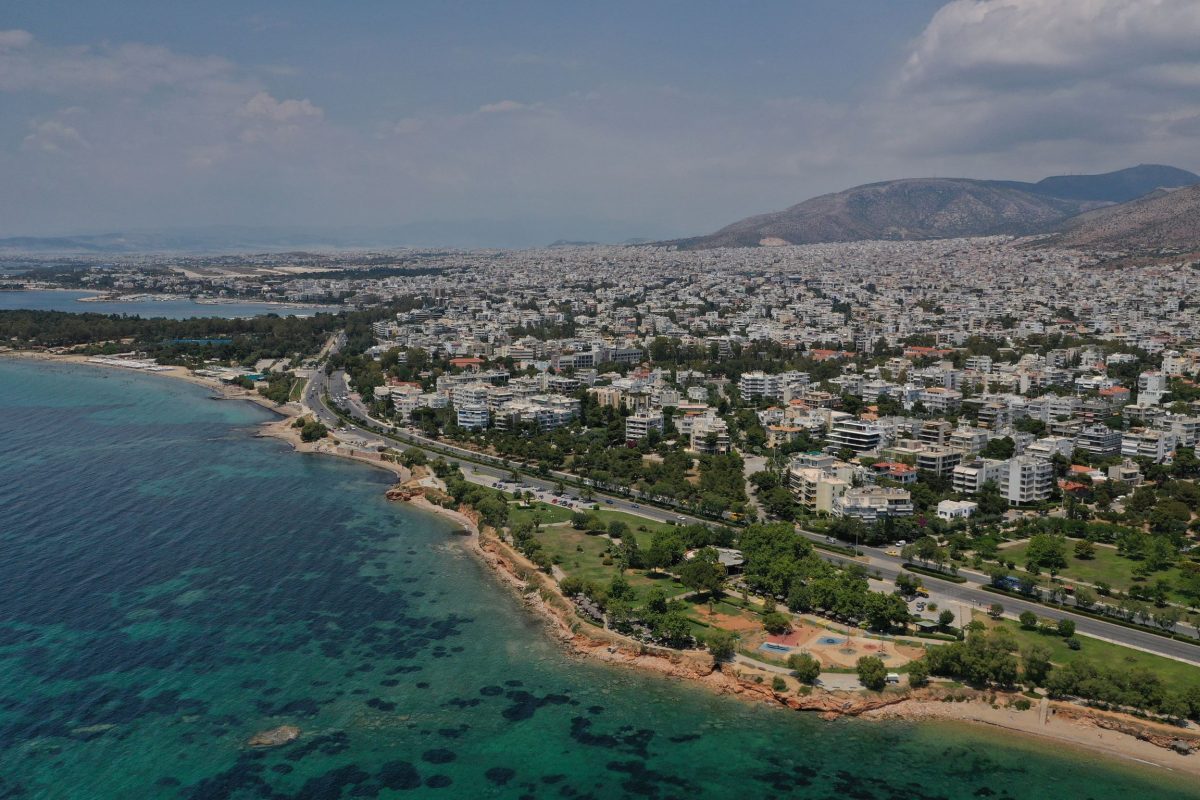 Πεζόδρομος- Ποδηλατόδρομος – Αθηναϊκή Ριβιέρα: Υπεγράφη η σύμβαση μεταξύ Περιφέρειας και ΕΤΑΔ για να προχωρήσει το έργο