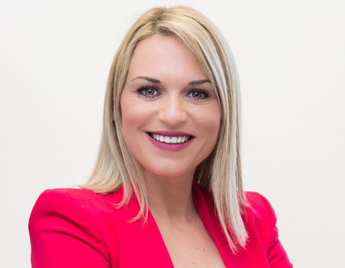 Αναστασία Σιμητροπούλου: Ανεξαρτητοποείται από δημοτική σύμβουλος και κατεβαίνει για δήμαρχος Αλίμου