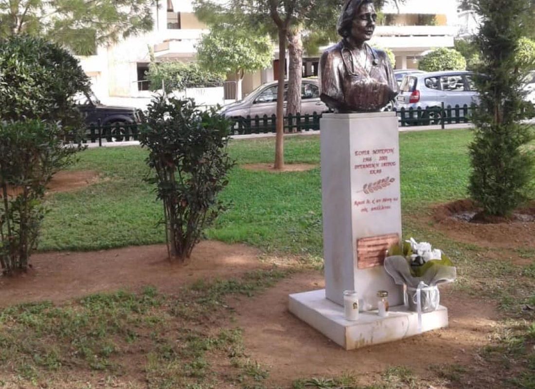 Παλαιό Φάληρο: Έκλεψαν την προτομή της ηρωίδας γιατρού Σοφίας Μπεφόν