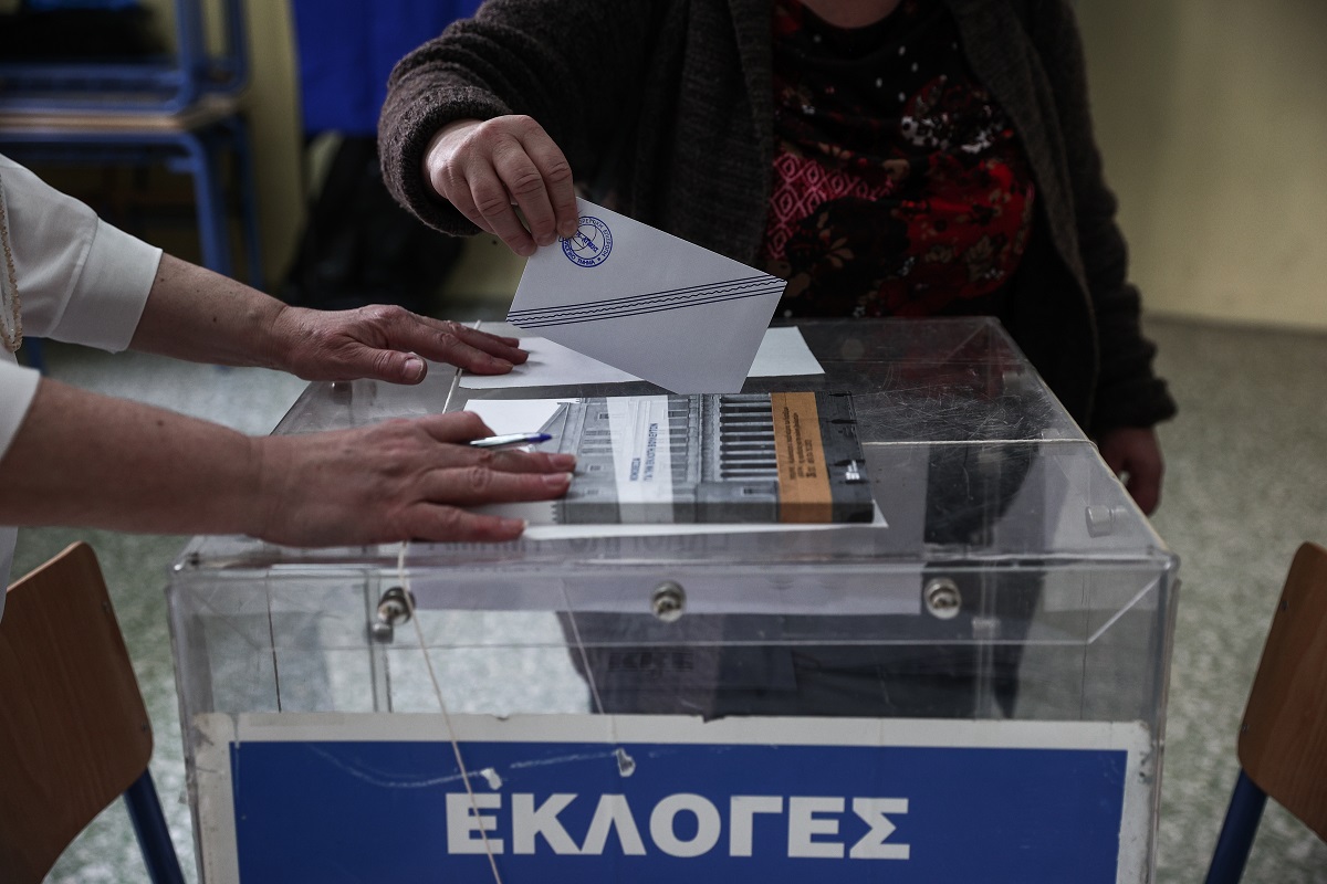 Exit poll Εκλογές 2023: Θρίαμβος ΝΔ με 11 μονάδες διαφορά από τον ΣΥΡΙΖΑ – Τα ποσοστά όλων των κομμάτων