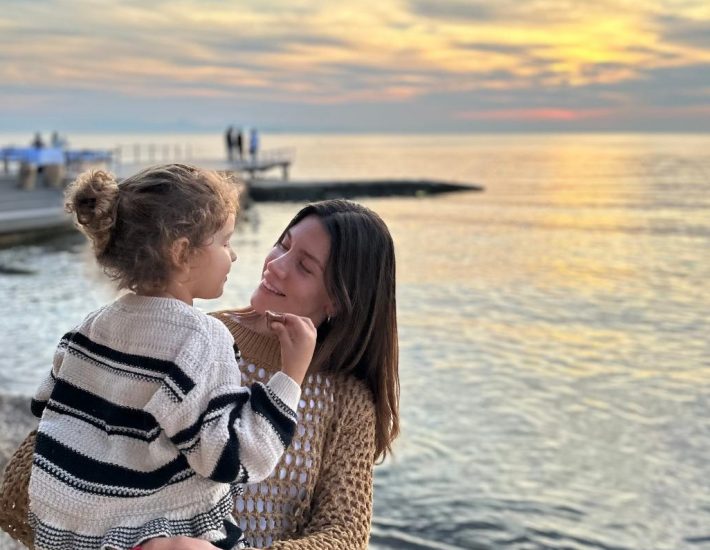 Νότιες Μαμάδες: Η Νίκη Θωμοπούλου και η τρίχρονη Τζο