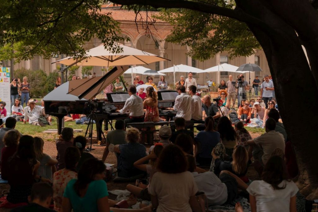 Piano City Athens: Η Αθήνα θα γεμίσει με πιάνα για τρεις μέρες