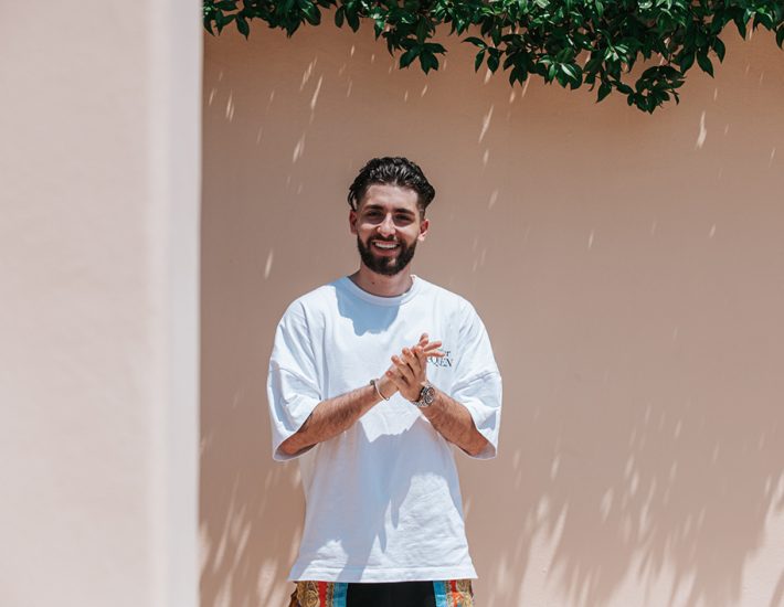 Ο Lil Koni είναι νότιος, δεν αυτοπροσδιορίζεται ως τράπερ και έβγαλε το πρώτο του κομμάτι στα 12