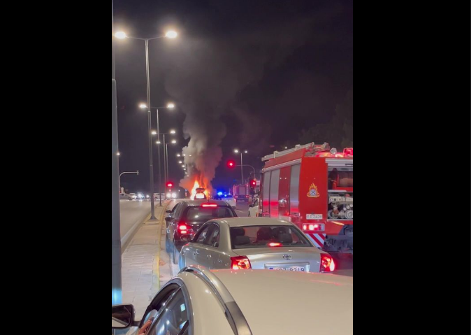 Λεωφόρος Βουλιαγμένης: Αυτοκίνητο τυλίχτηκε στις φλόγες