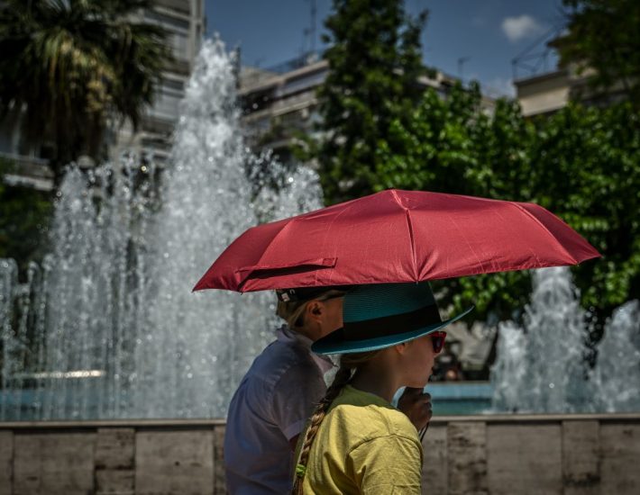 Καύσωνας «Κλέων»: Πάνω από 43 βαθμοί στα νότια προάστια – Εγκύκλιος με οδηγίες προστασίας από το υπουργείο Εργασίας