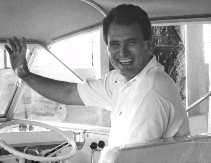 Αριστοτέλης Ζέης: Ο ναυπηγός της Kennedy και του Aznavour που μεσουράνησε στη Γλυφάδα