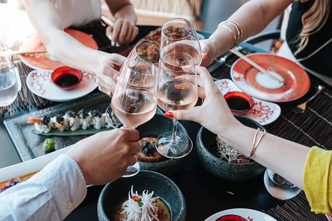 Το ξενοδοχείο Grand Resort Lagonissi φιλοξενεί την Ιταλίδα παραγωγό κρασιού Francesca Vaira