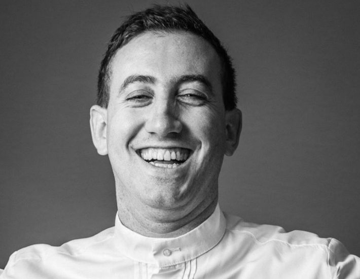 Marco Calenzo: «To Peninsula είναι ένα εστιατόριο που ταιριάζει απόλυτα στο στυλ της Βουλιαγμένης»