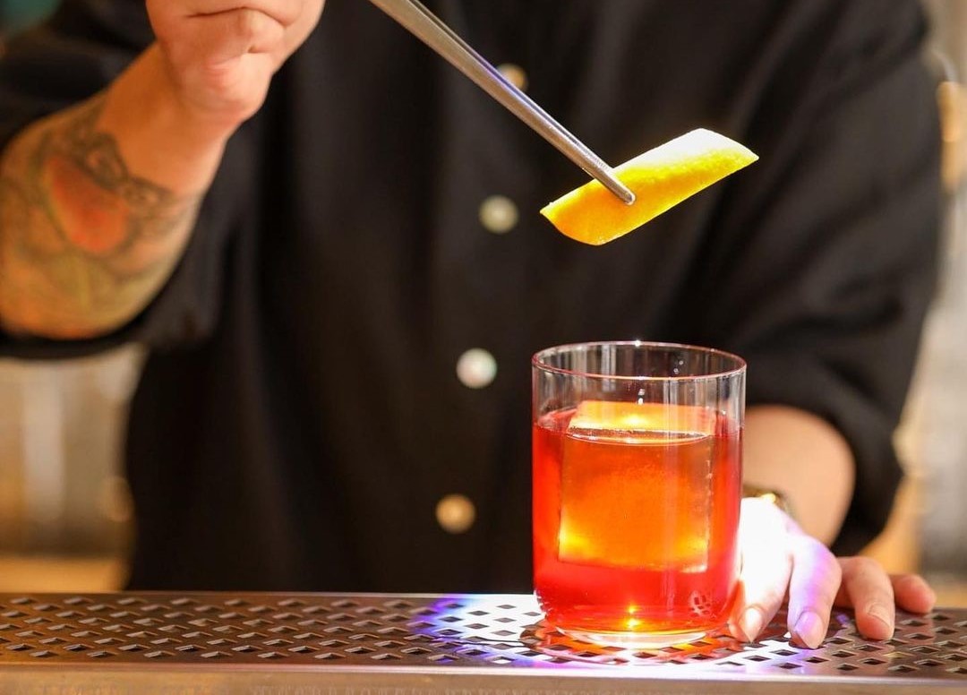 ΣουΣου: Το νέο all day bar της Ερατοσθένους που αγαπά τα cocktails