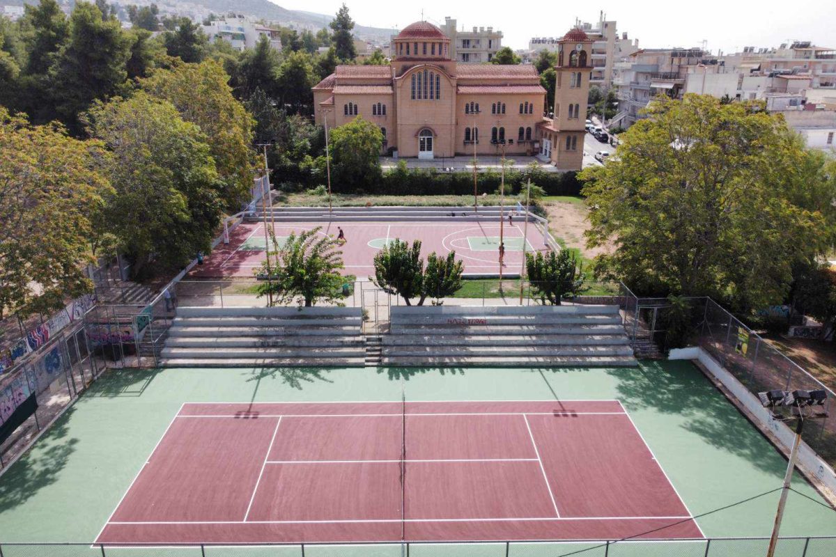 Ηλιούπολη: Σαν καινούργια τα δυο ανοιχτά γήπεδα μπάσκετ και τένις στην περιοχή του Αγ. Νικολάου