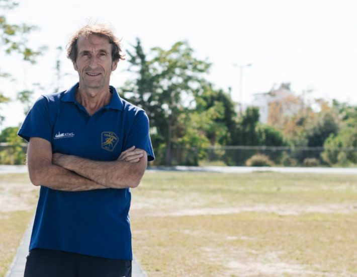 Ο Μανώλης Χάντζος έκανε εκκίνηση στον πρωταθλητισμό και τερμάτισε στον Γυμναστικό Σύλλογο Γλυφάδας