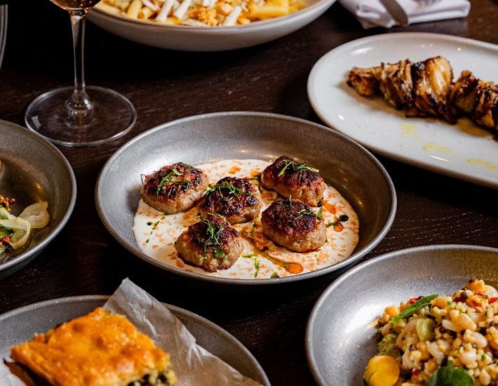 OX: Η σύγχρονη εκδοχή της κλασικής ψησταριάς βρίσκεται πίσω από το Χίλτον