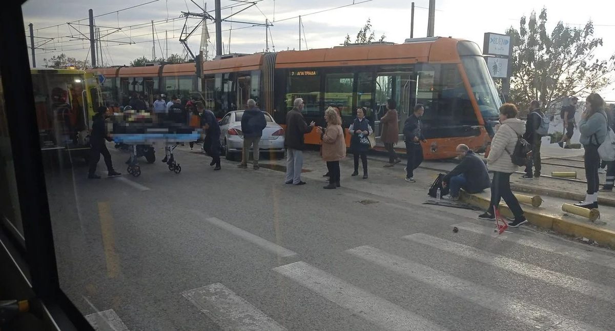 Παλαιό Φάληρο: Ένας νεκρός από σύγκρουση αυτοκινήτου με τραμ