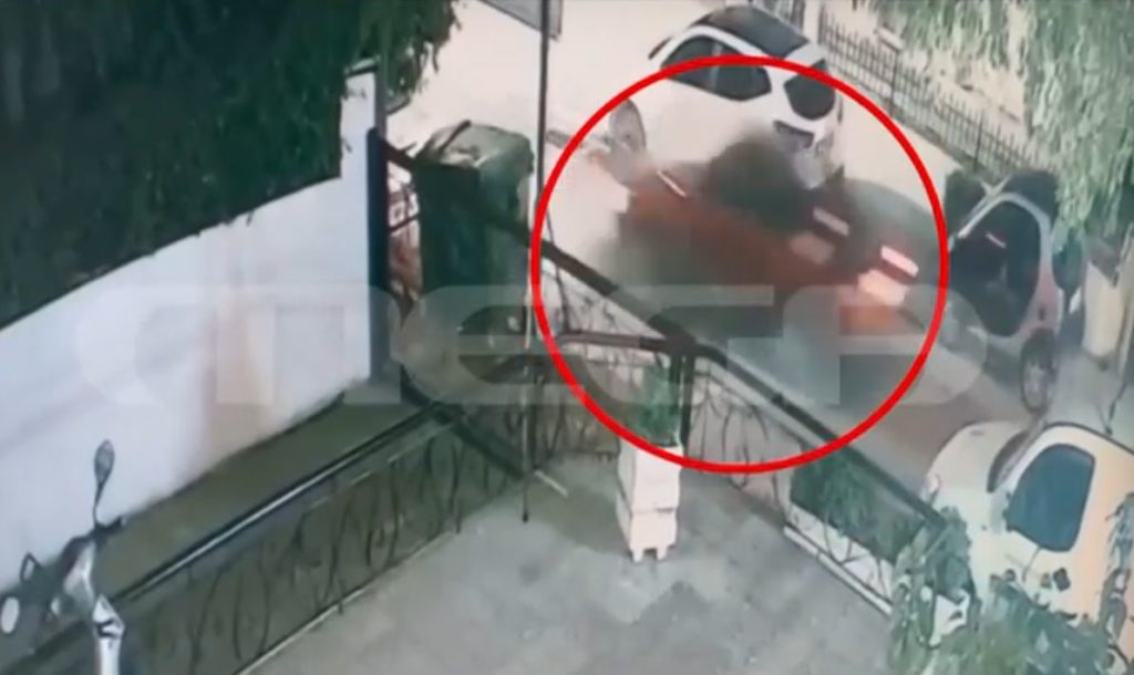 Τροχαίο στη Γλυφάδα: Βίντεο με το αυτοκίνητο που χτύπησε τον 36χρονο