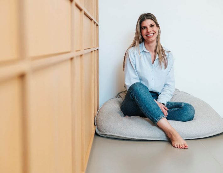 Αγγελική Κακολύρη: «Η βιωματική μάθηση βοηθά στην ανάπτυξη του παιδιού ολόπλευρα»