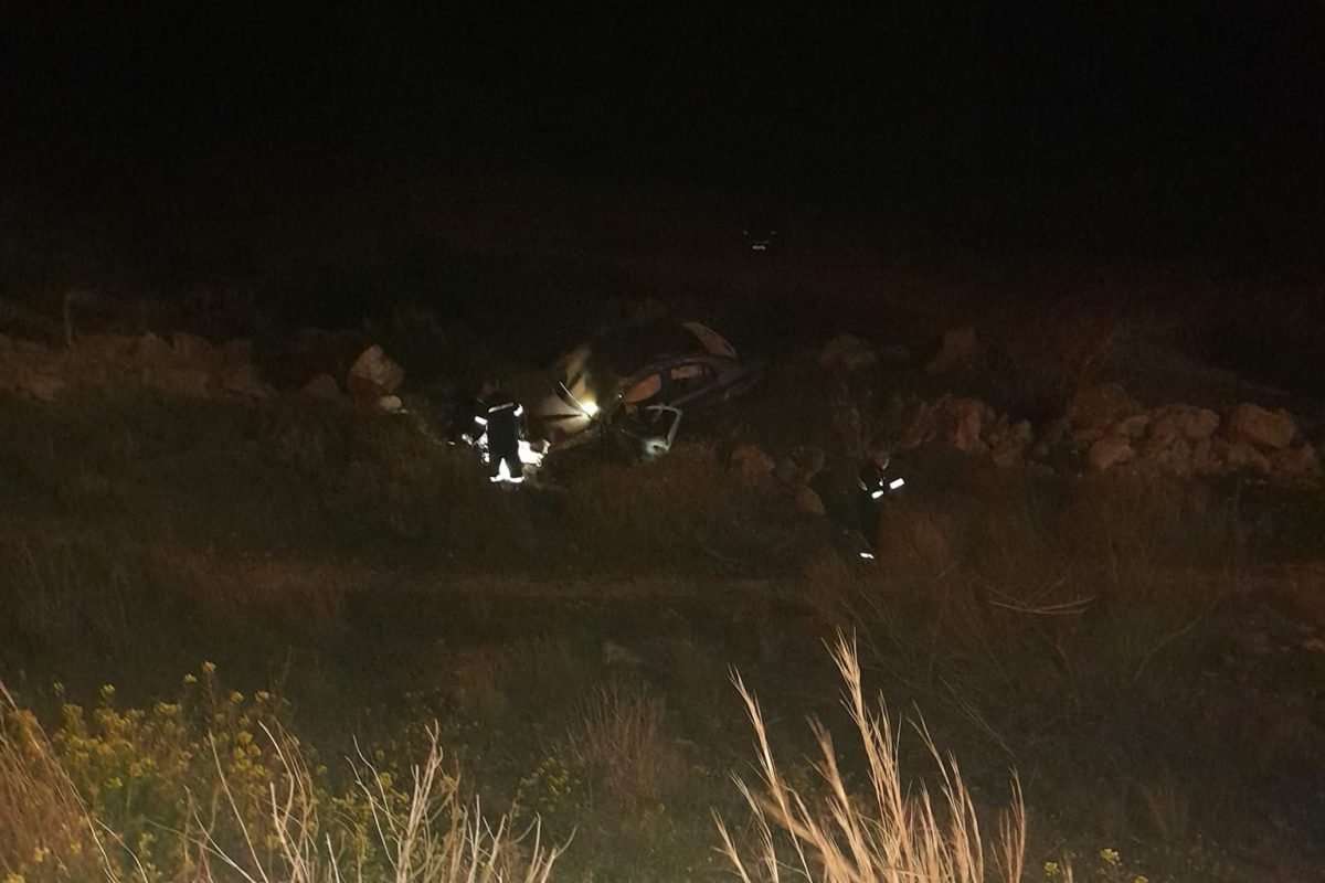 Βάρκιζα: Σοβαρό τροχαίο – Αυτοκίνητο έπεσε σε γκρεμό