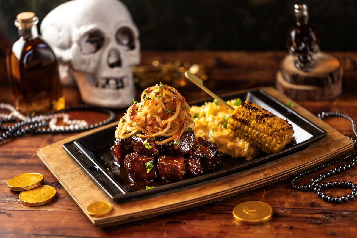 Ahoy mateys! Τα TGI FRIDAYS™ μας προσκαλούν στον περιπετειώδη κόσμο των πειρατών