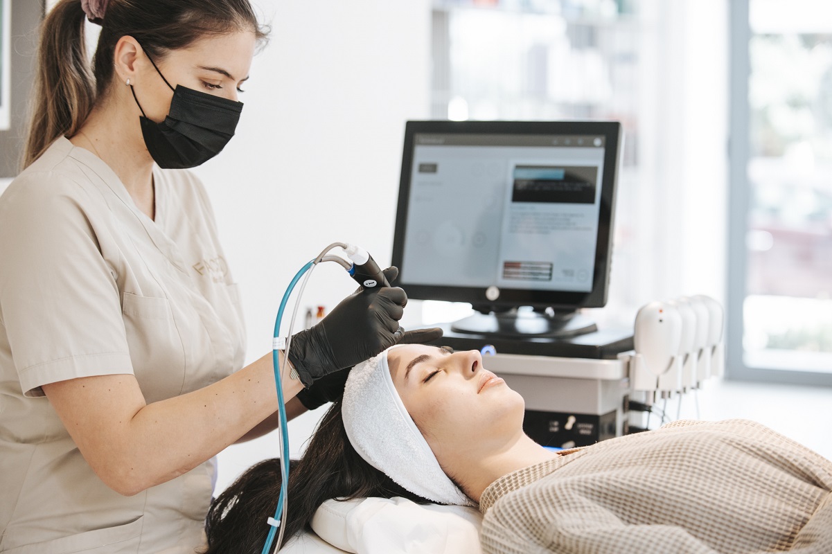 Στο Face It της Γλυφάδας ανακαλύψαμε τις θεραπείες HydraFacial που αξίζει να δοκιμάσεις το καλοκαίρι