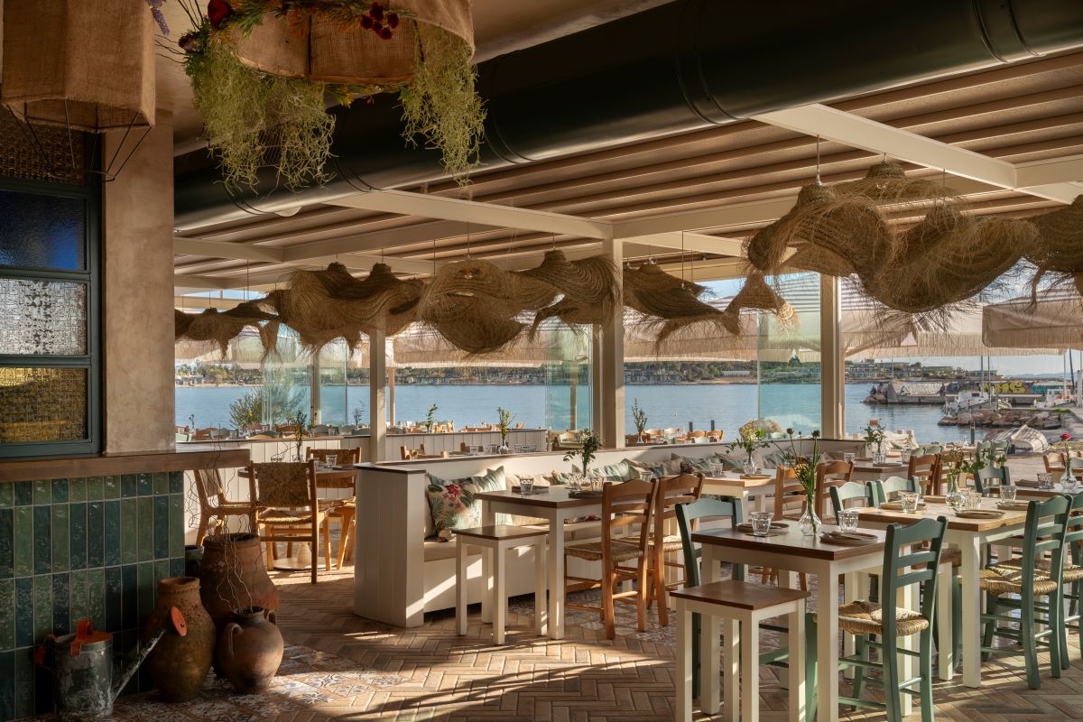 Astakos: Στο νέο εστιατόριο της Γλυφάδας για ψαροκαταστάσεις στην ακροθαλασσιά